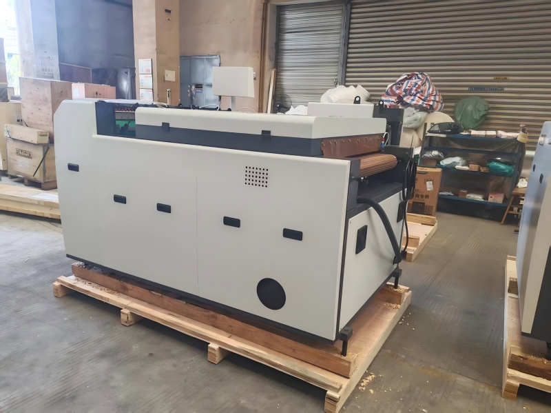 नवीन स्टार SGUV-760A ऑटोमॅटिक यूव्ही कोटिंग मशीन लवकरच पाठवले जाईल.